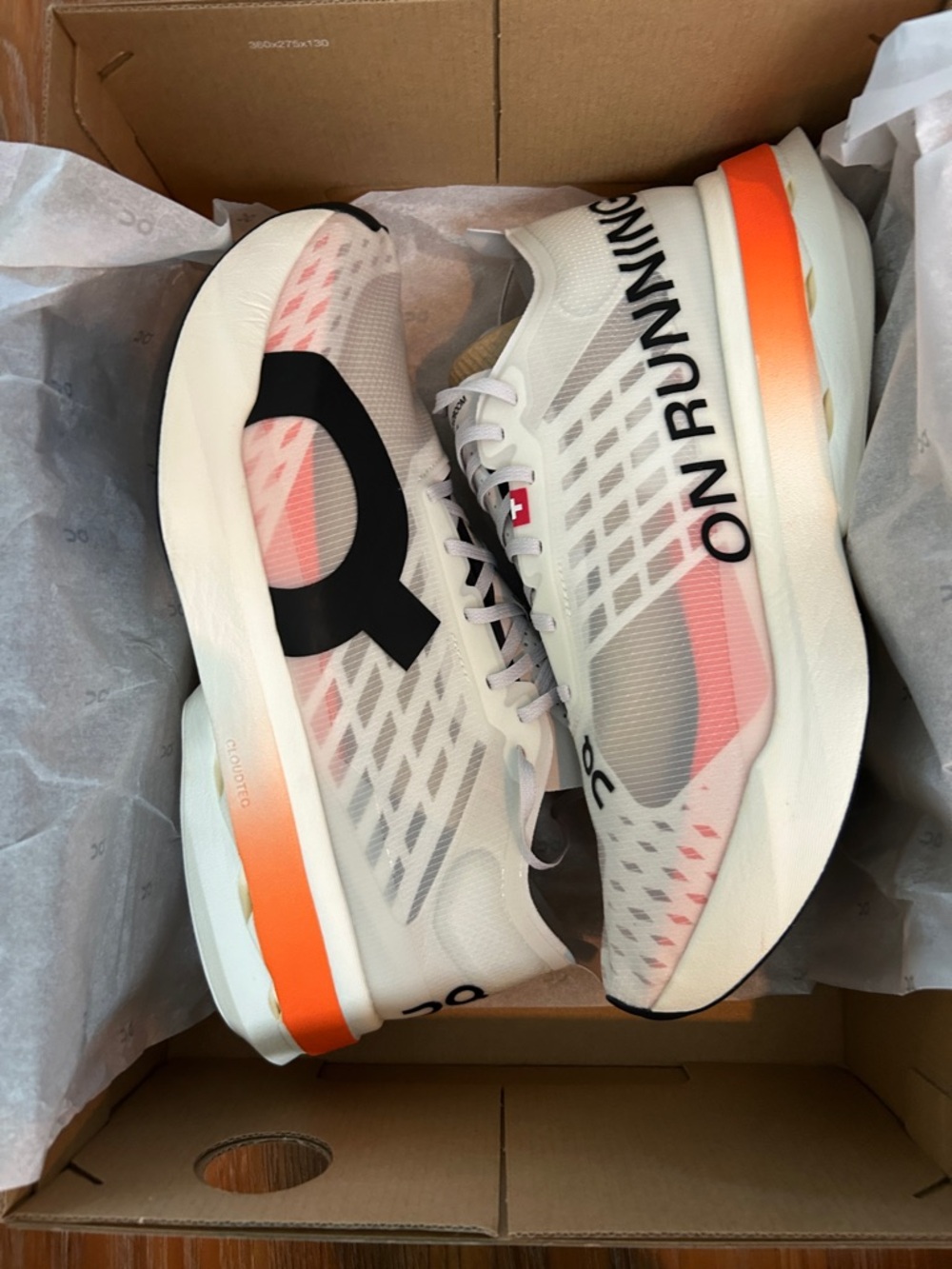ON Running Men’s Cloudboom Strike NWT sz 11
